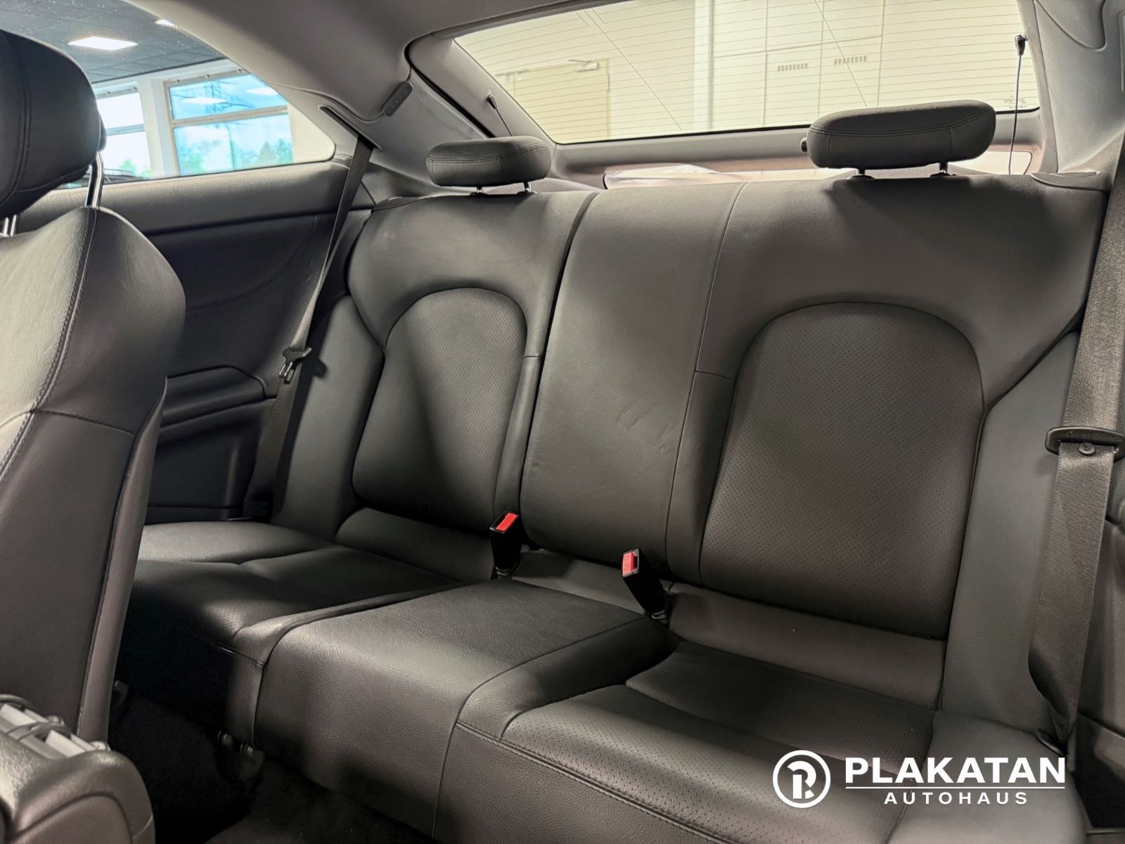 Fahrzeugabbildung Mercedes-Benz C 230 Bi-Xenon Leder Tempomat 2Hand