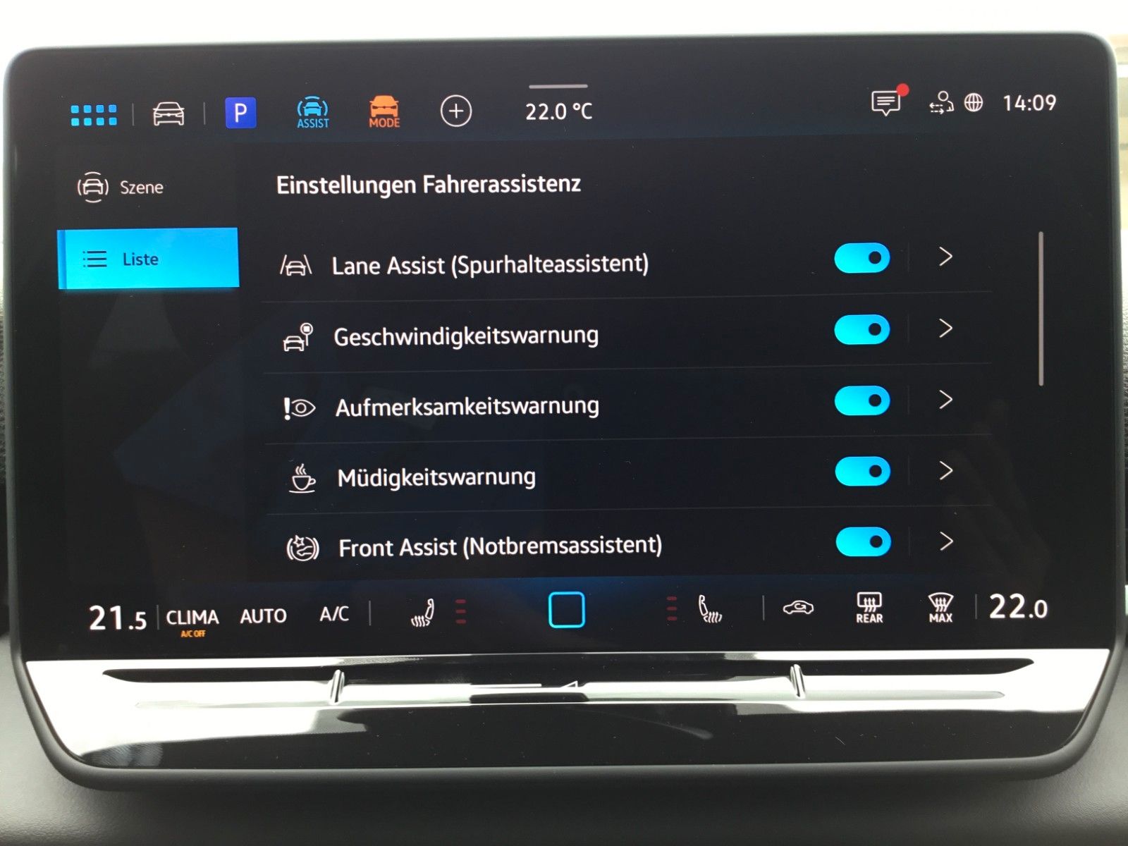 Fahrzeugabbildung Volkswagen T-Roc 1.5 eTSI DSG R-Line+AHK+LED+Navi+18"+Kessy