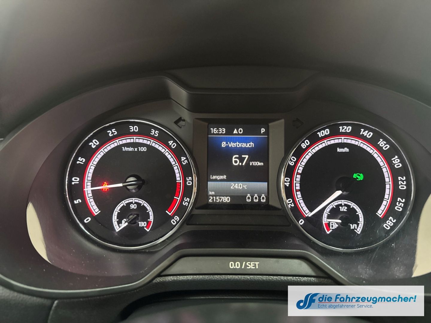 Fahrzeugabbildung SKODA Octavia Combi RS 4x4 Sportpaket AHK Navi LED *EX