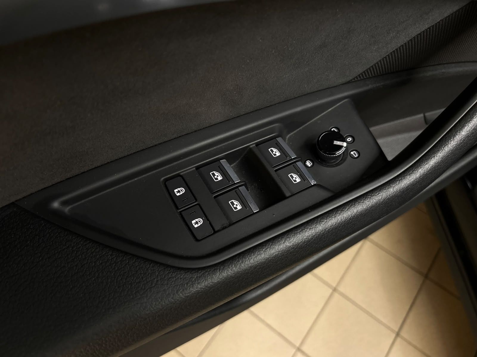 Fahrzeugabbildung Audi e-tron 55 Quat 2X S LINE SPORT LED+NAVI+B&O+KAM+