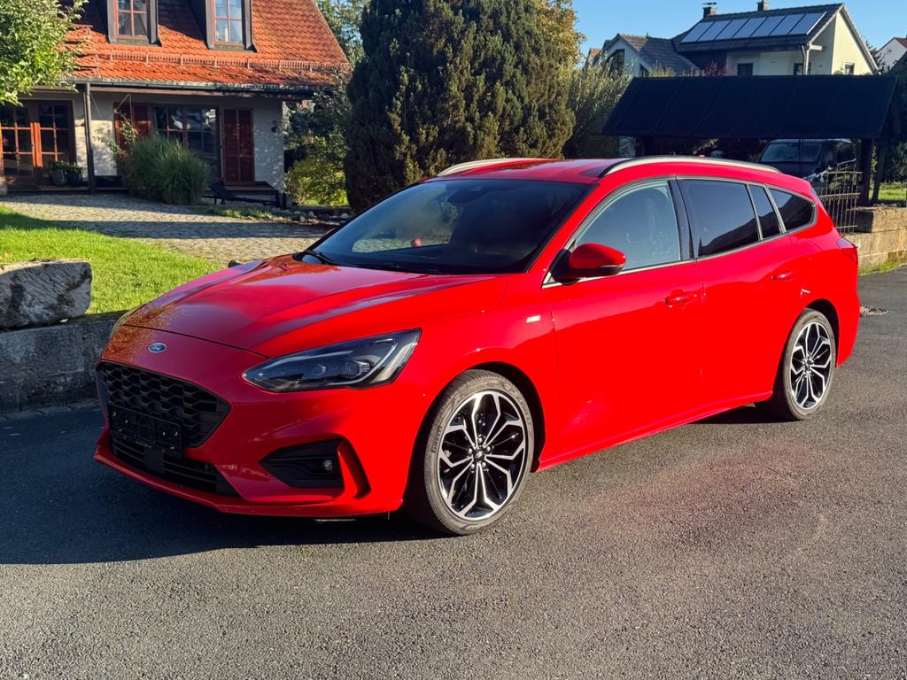 Ford Focus Turnier 20 STLine Aut LED BO AHK 2020
