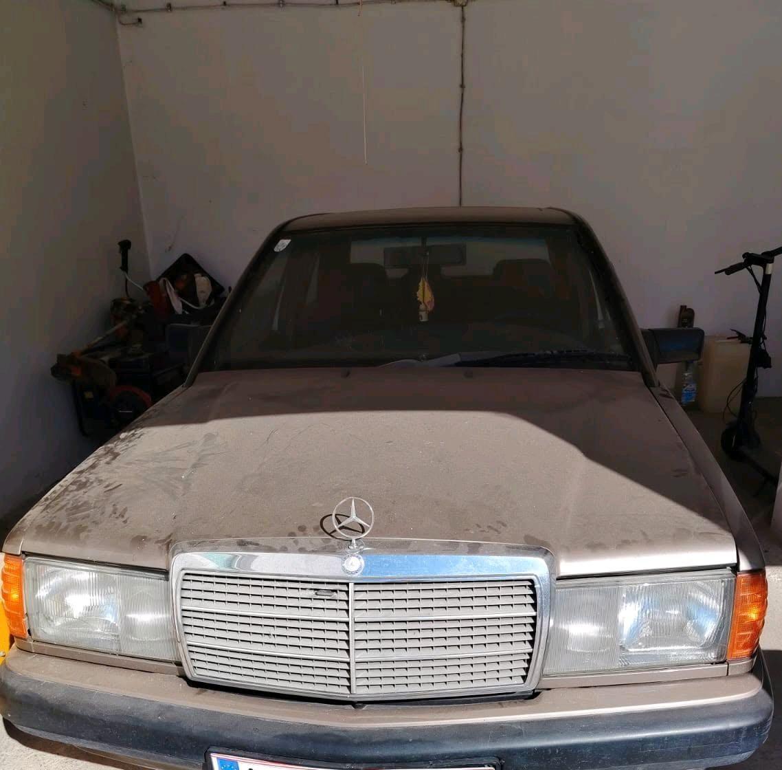 Mercedes-Benz 190