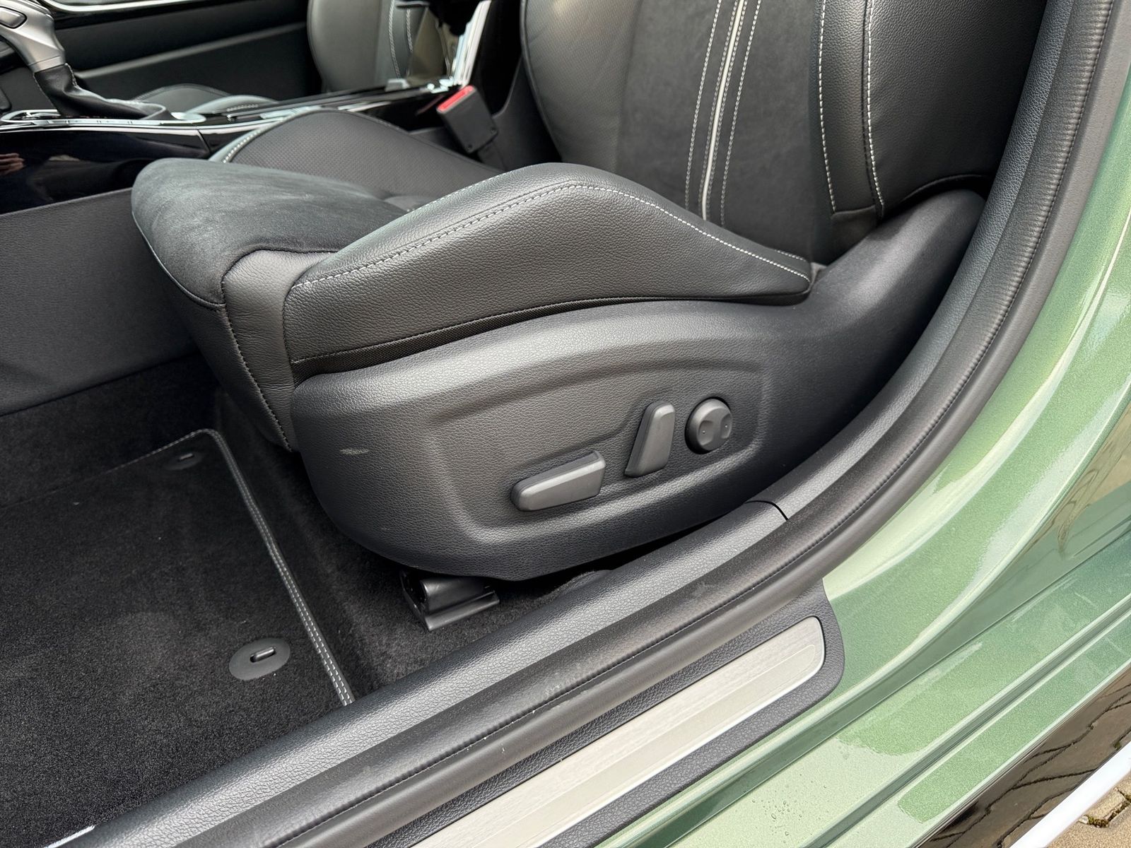 Fahrzeugabbildung Kia PROCEED 1.5T 140 DCT GTL TEC 18Z LEDER