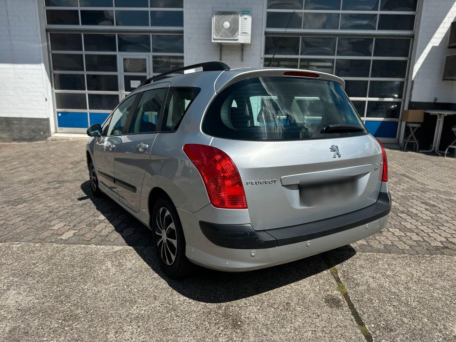 Peugeot 308 2012 — photo 7