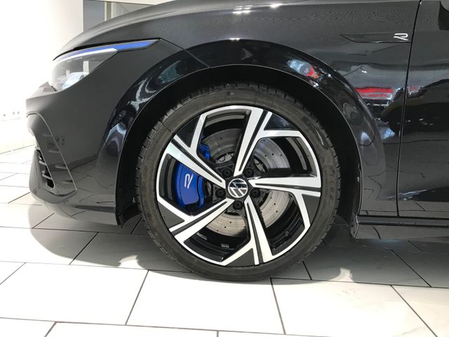 Volkswagen Golf VIII R Lim. 4M 2.0 TSI DSG ACC LED 1.HAND