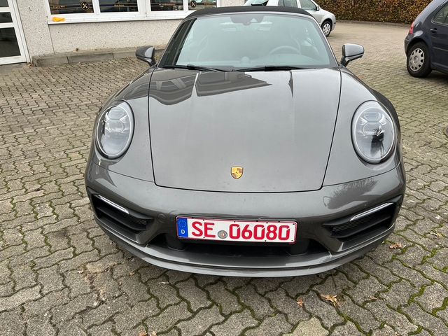 Porsche 911 Carrera 4 Cabriolet