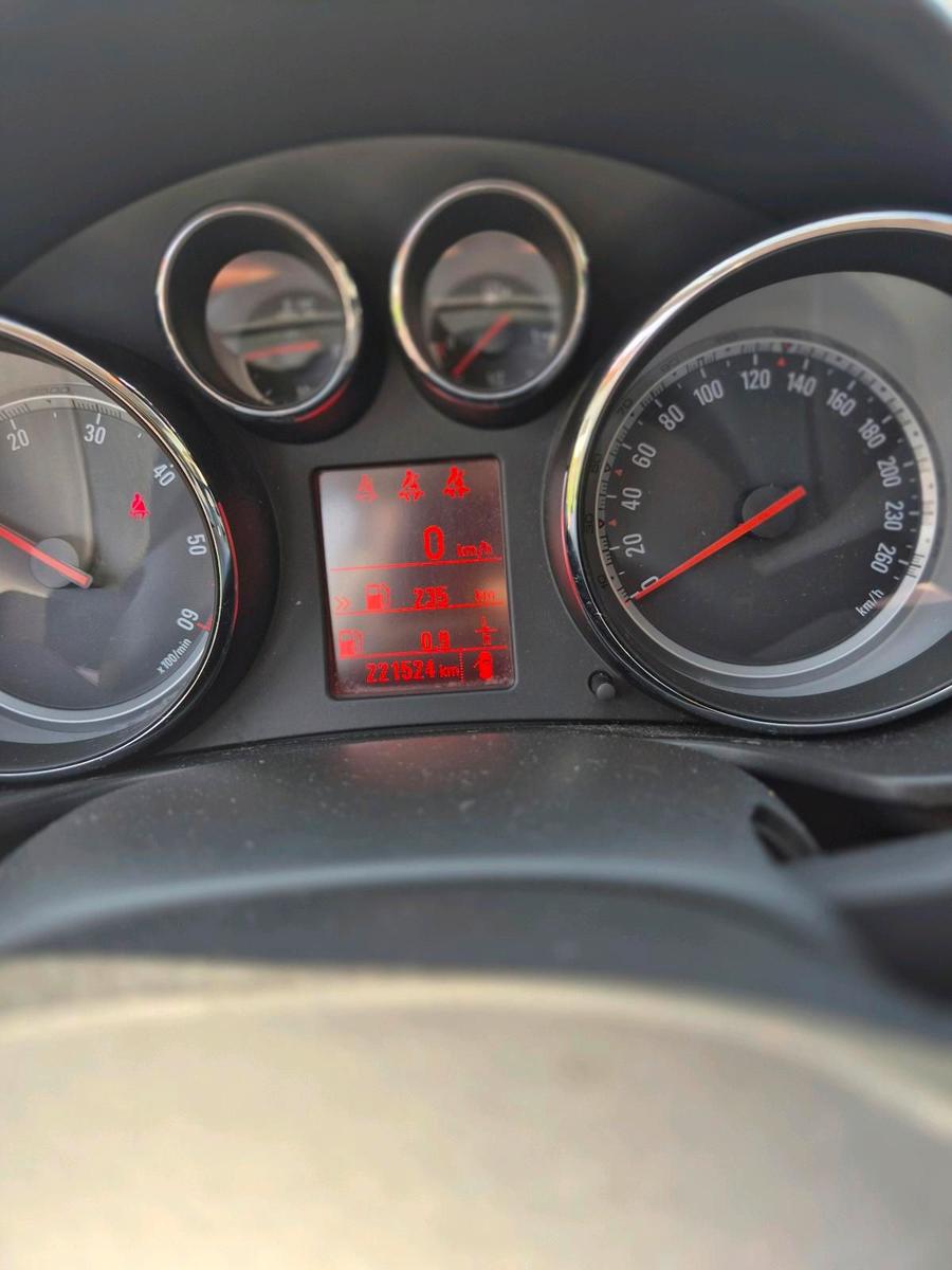 Opel Insignia 2013 — photo 14