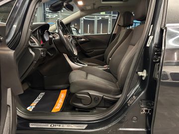 MYAUTOCENTER – Gebraucht- und Jahreswagen mit Werkstattservice in Pfaffenhofen Opel Astra J Sports Tourer Exklusiv *2. Hand*Kamera*
