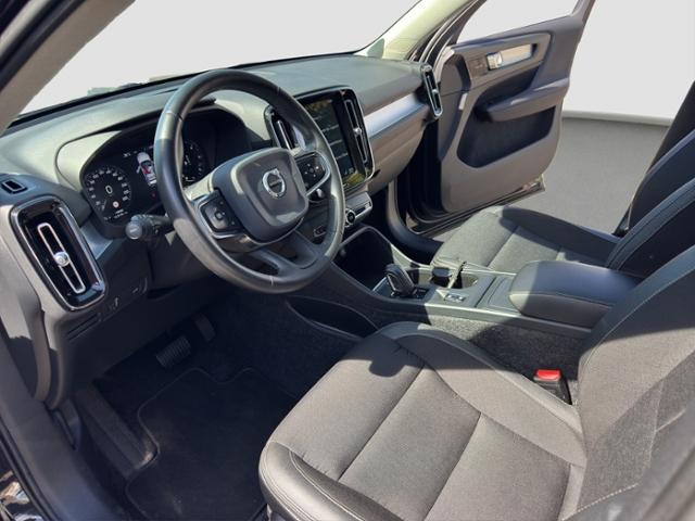 Volvo XC40 Momentum D3 2WD Autom. SSD AHK*