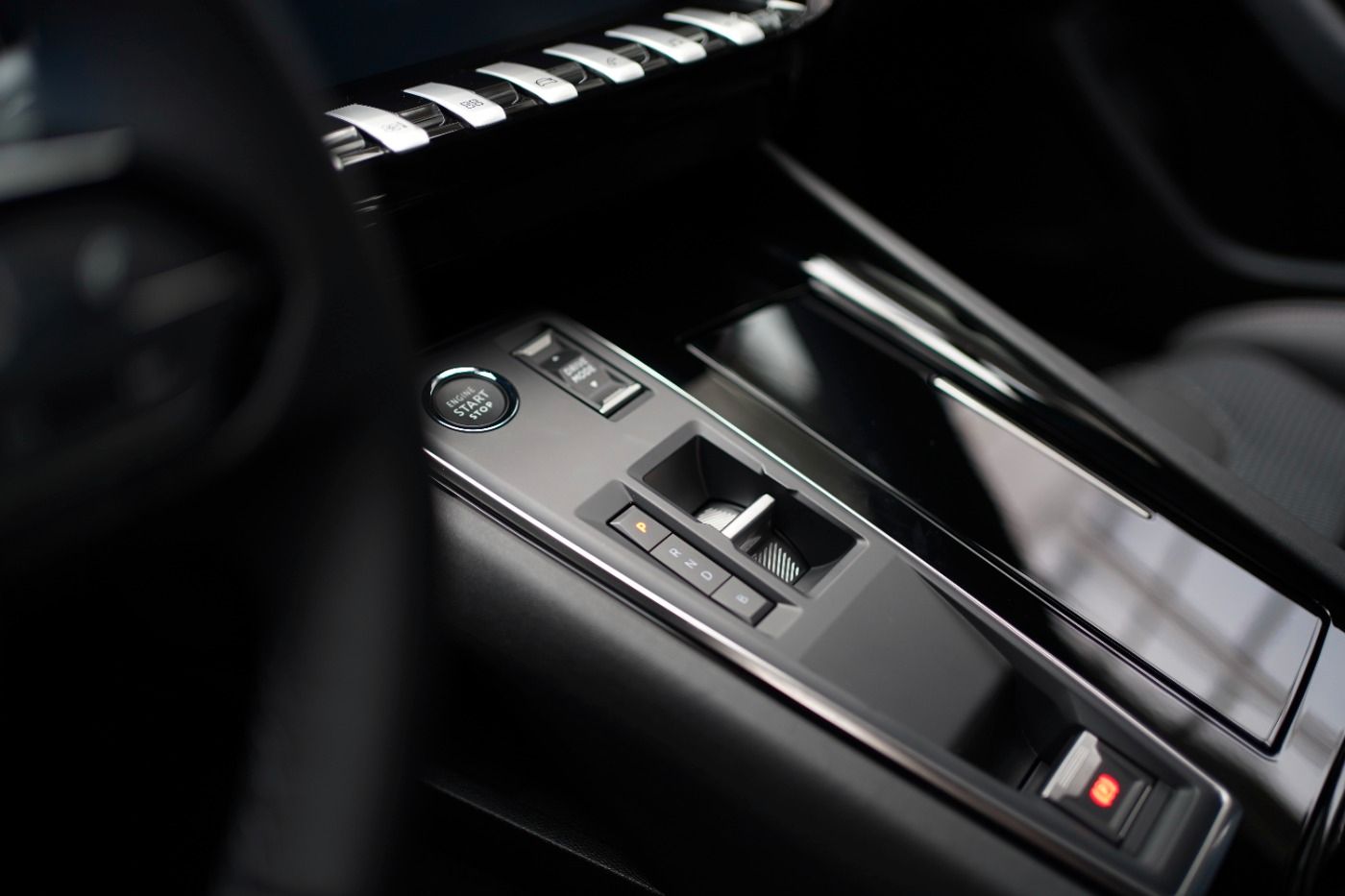 Fahrzeugabbildung Peugeot 508 SW Plug In Hybrid 225 e-EAT8 Automatik DAB