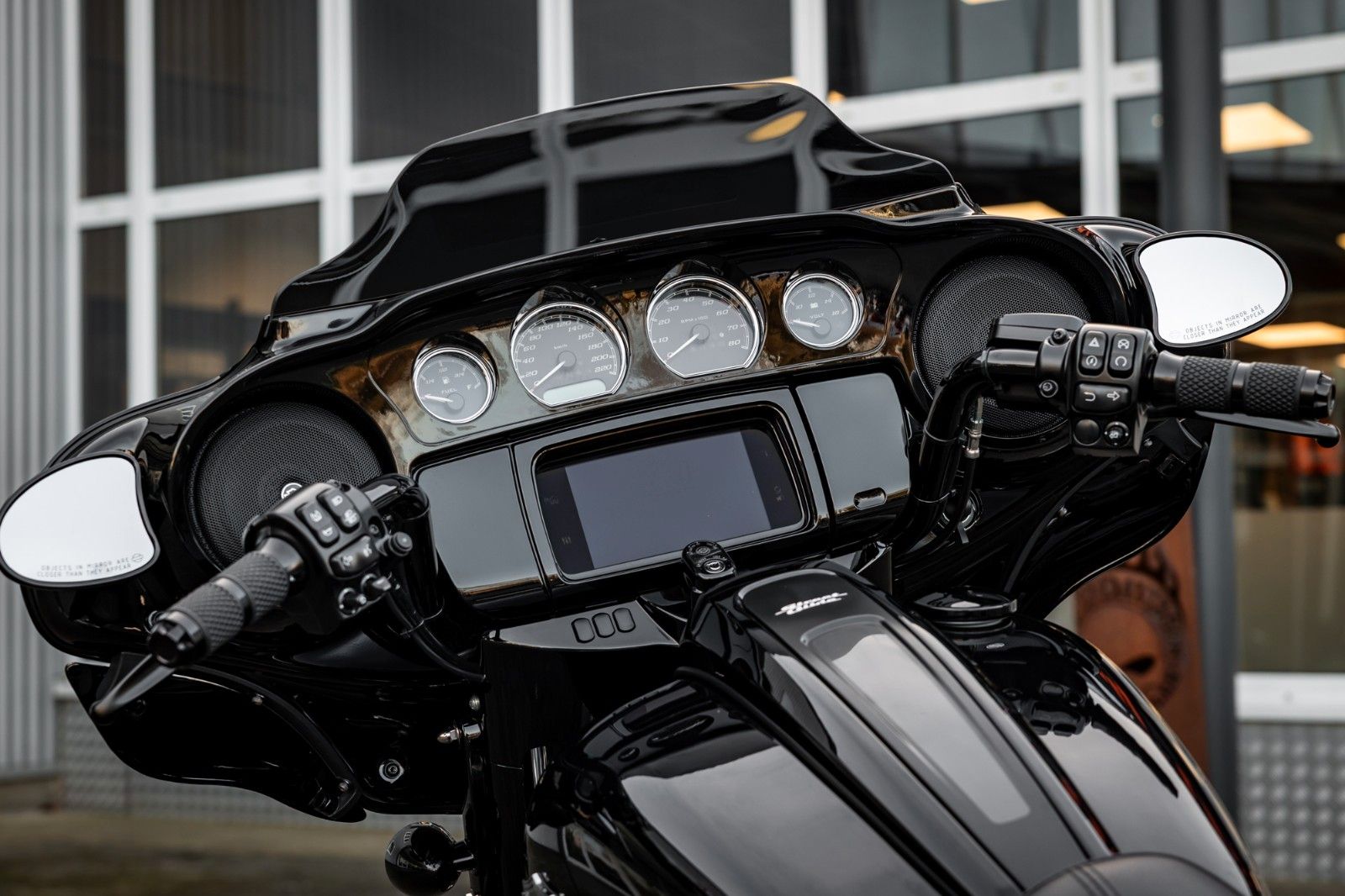 Fahrzeugabbildung Harley-Davidson FLHXS STREET GLIDE SPECIAL 114 CUI - JEKILL -