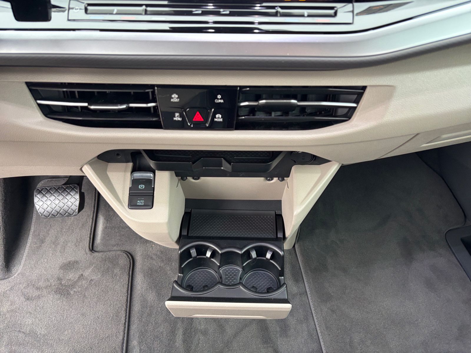 Volkswagen T7 California - Bild 8
