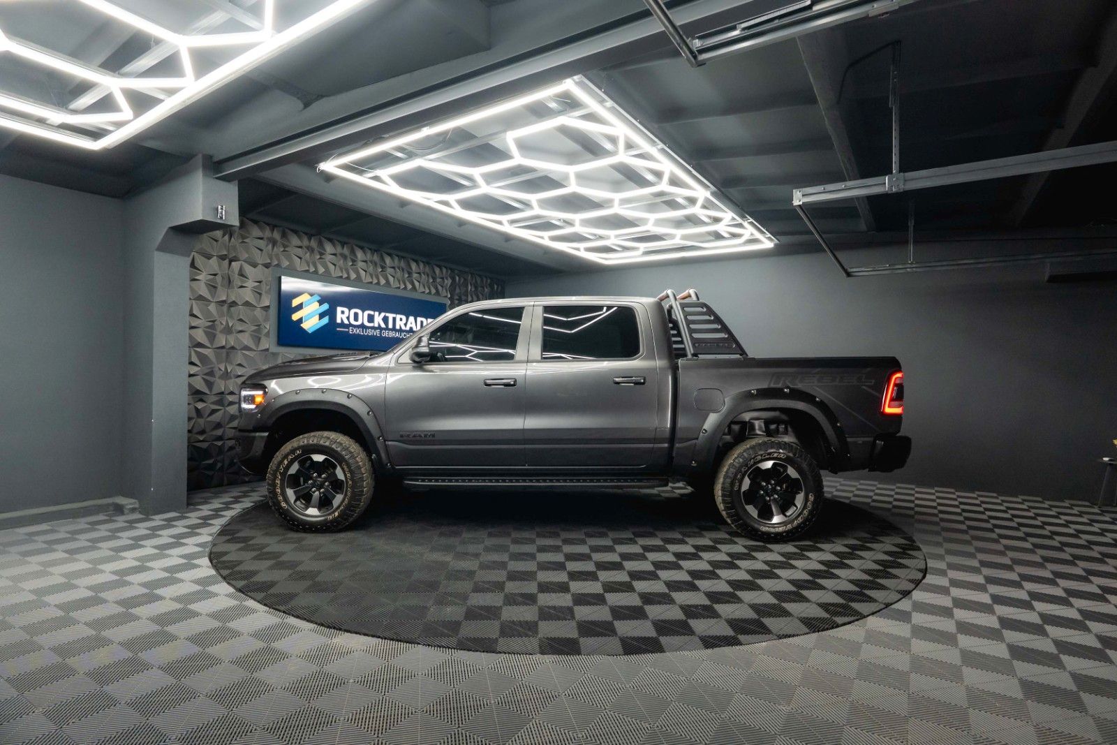 Fahrzeugabbildung Dodge RAM 3.0 V6 EcoDiesel 4x4 REBEL OFFROAD AXLE LOCK