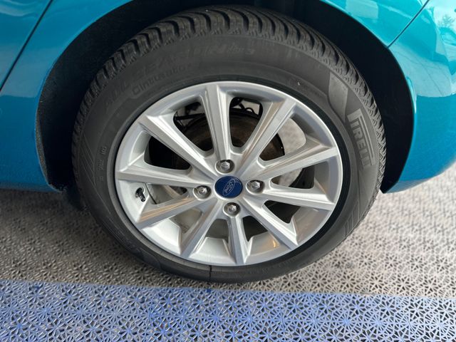 Ford Fiesta Titanium *Export*