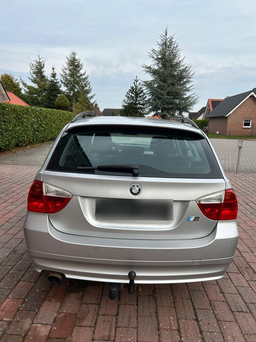 BMW 318 2006 — photo 12