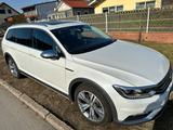 Volkswagen Passat Alltrack 2.0 TDI SCR 176kW DSG BMT 4M... - Volkswagen Passat Alltrack aus 2015