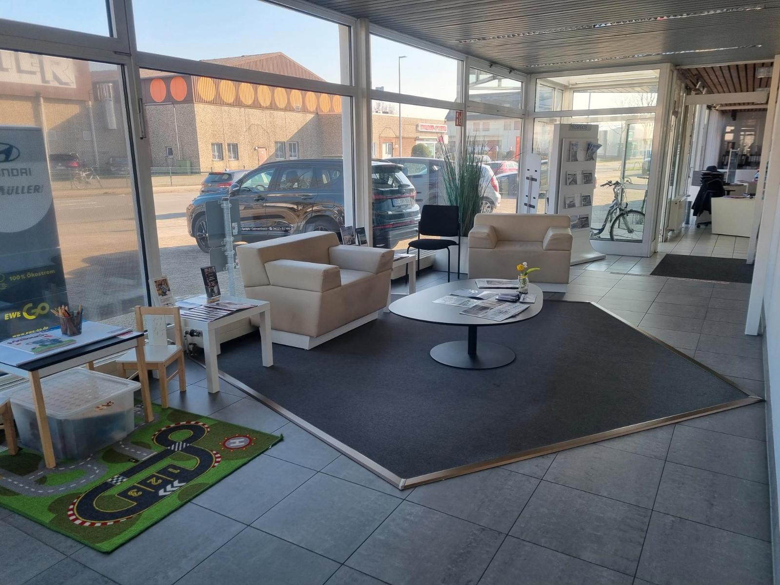 showroom-image-top