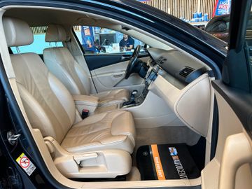 MYAUTOCENTER – Gebraucht- und Jahreswagen mit Werkstattservice in Pfaffenhofen Volkswagen Passat Variant V6 FSI *4Motion*Navi*Xenon*TÜV*