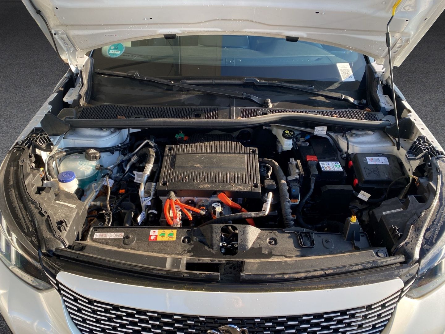 Fahrzeugabbildung Peugeot 2008 e- GT Elektromotor 136