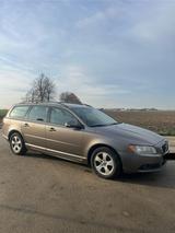 Volvo V70 2.4 Diesel Automatik - Volvo XC60 mit Diesel-Antrieb: Kombi