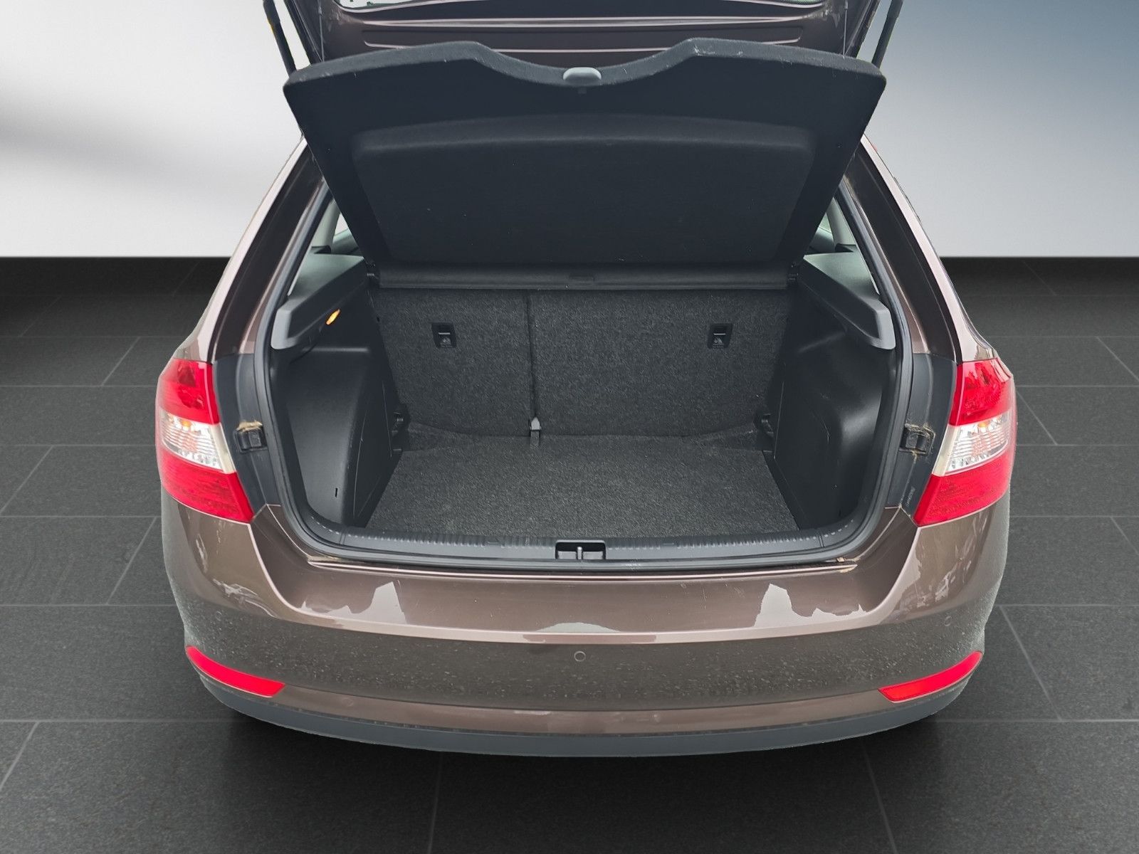 Fahrzeugabbildung SKODA Rapid Spaceback Ambition/KLiMA/PDC/TÜV NEU