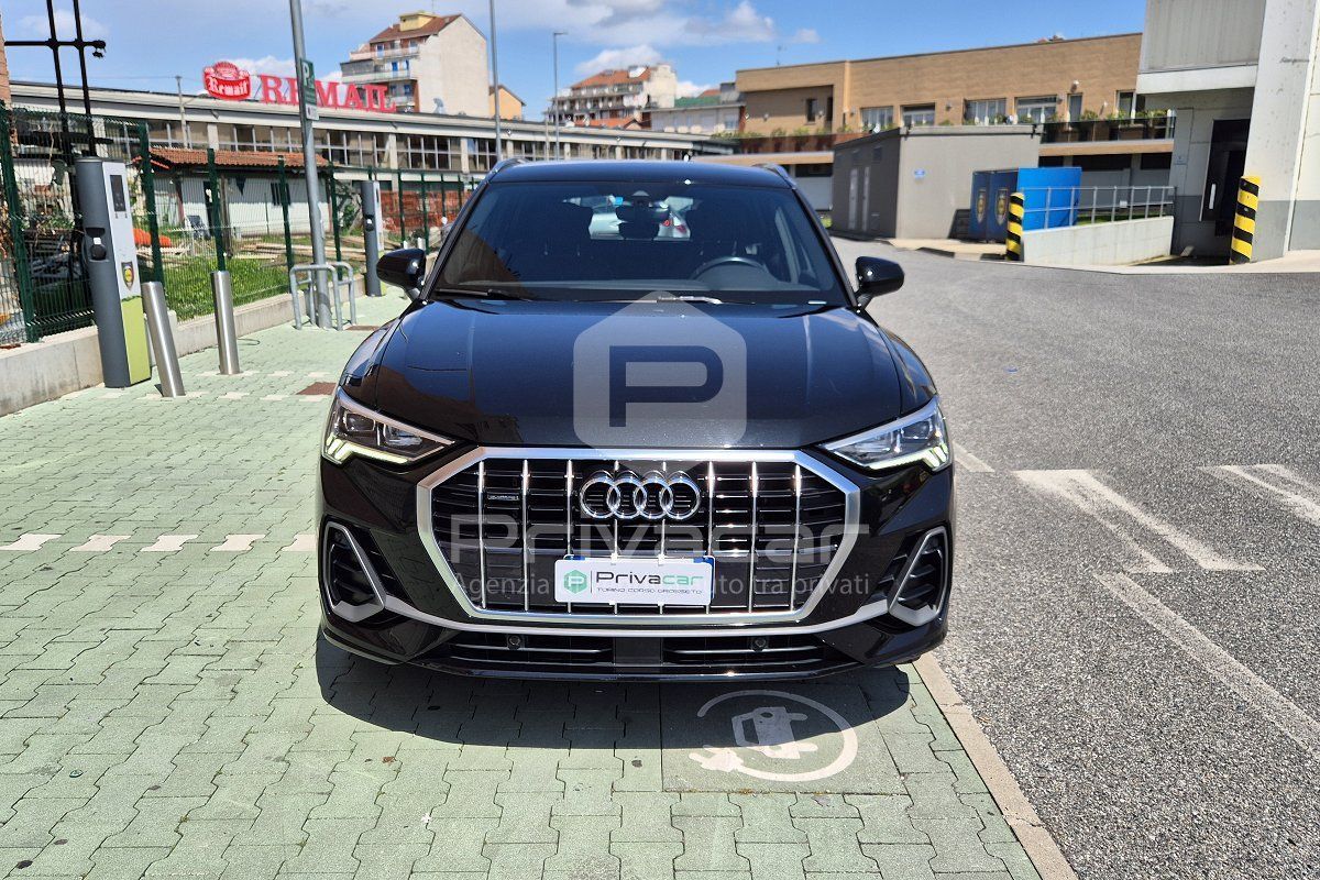 Audi AUDI Q3 40 TDI quattro S tronic S line edition imagem 2