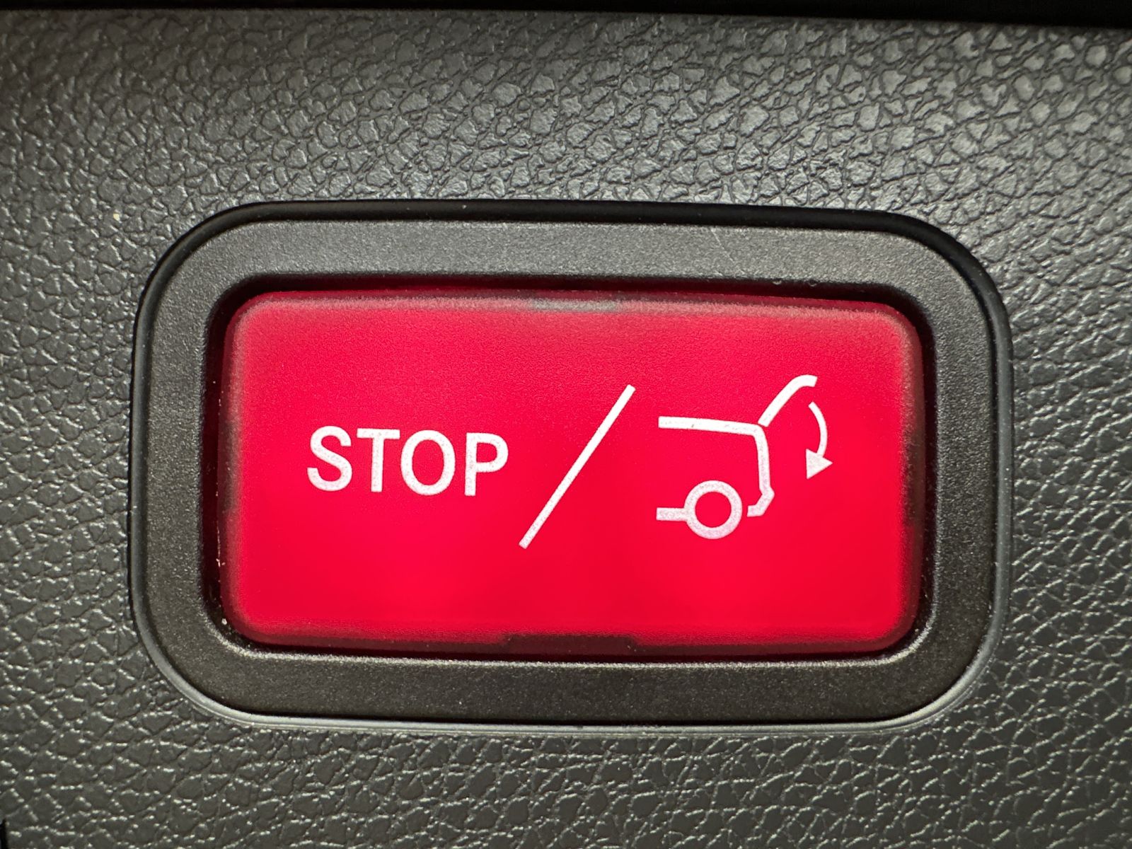 Fahrzeugabbildung Mercedes-Benz E 300d T Avantgarde 4M NAV+LED+AHK+BURMESTER+ACC