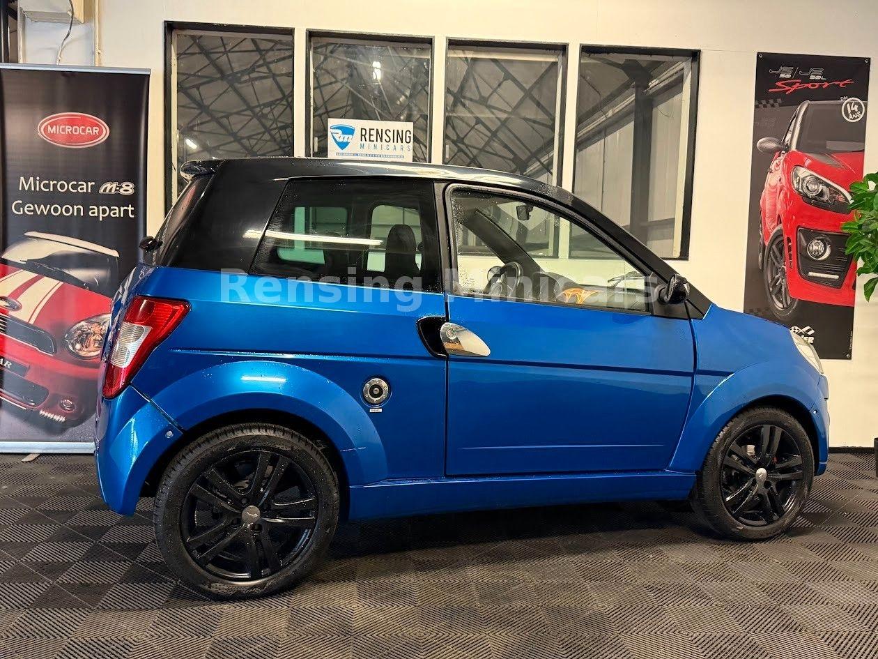 Ligier IXO Blue and Black Mopedauto Microcar 45 KM