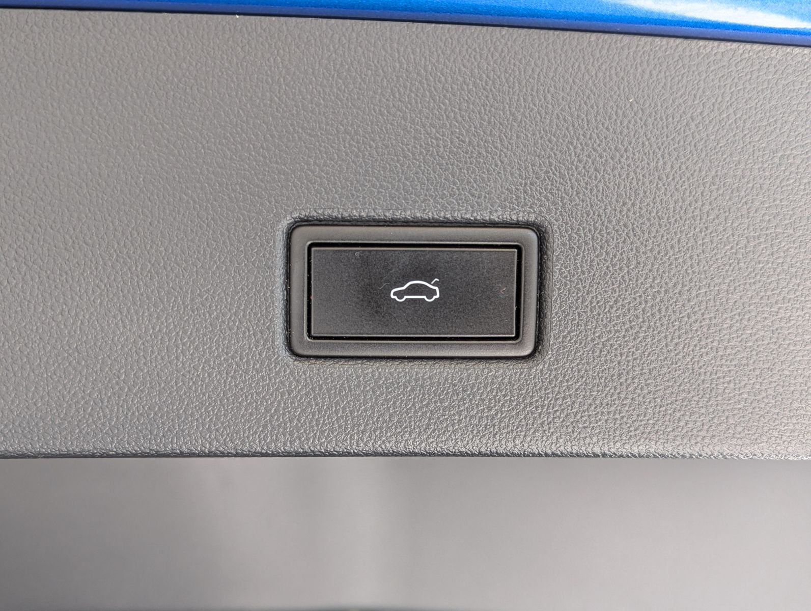 Fahrzeugabbildung Volkswagen T-Roc 1.5 TSI DSG 2x R-Line Sport Pano AID LED
