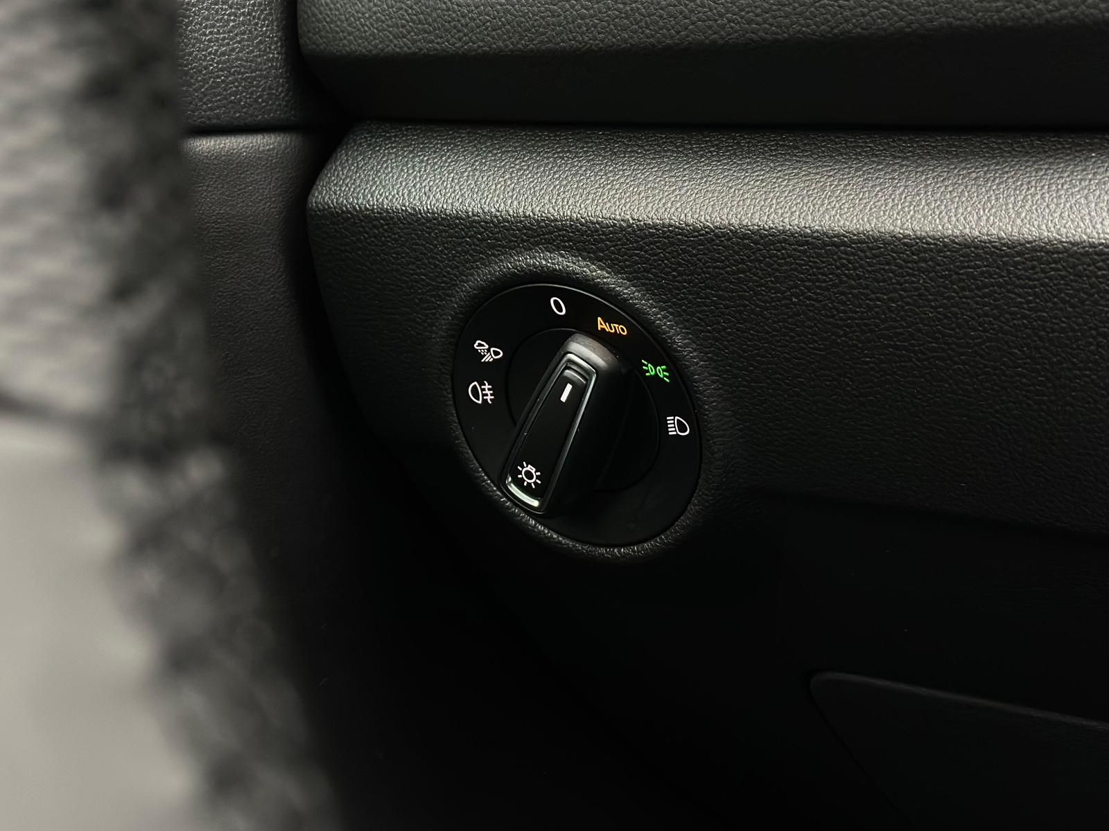 VW T-Roc Cabriolet 1.5TSI R LINE *IQLIGHT#AHK#SHZ - Image 21