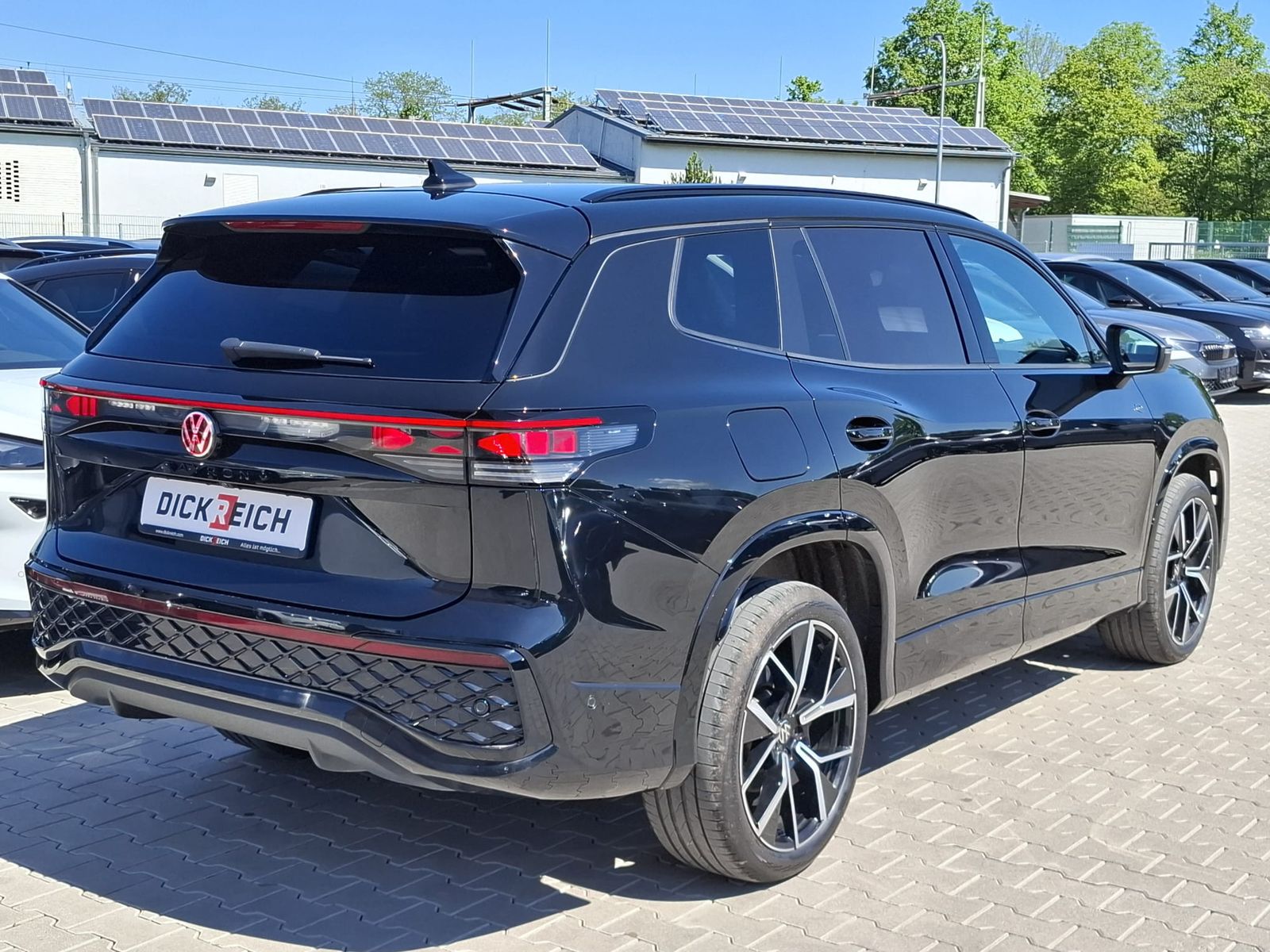 Fahrzeugabbildung Volkswagen Tayron 2.0 TDI 4M R-Line BLACK*7Si*MATRIX*PANO