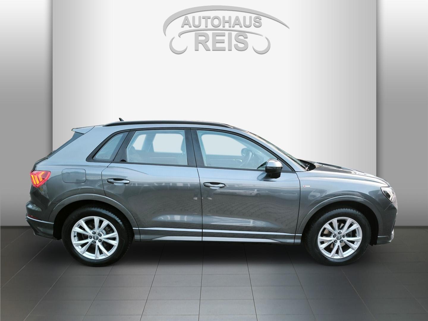 Audi Q3 35 TFSI S line S-TRONIC LED CONNECT ACC KAMER
