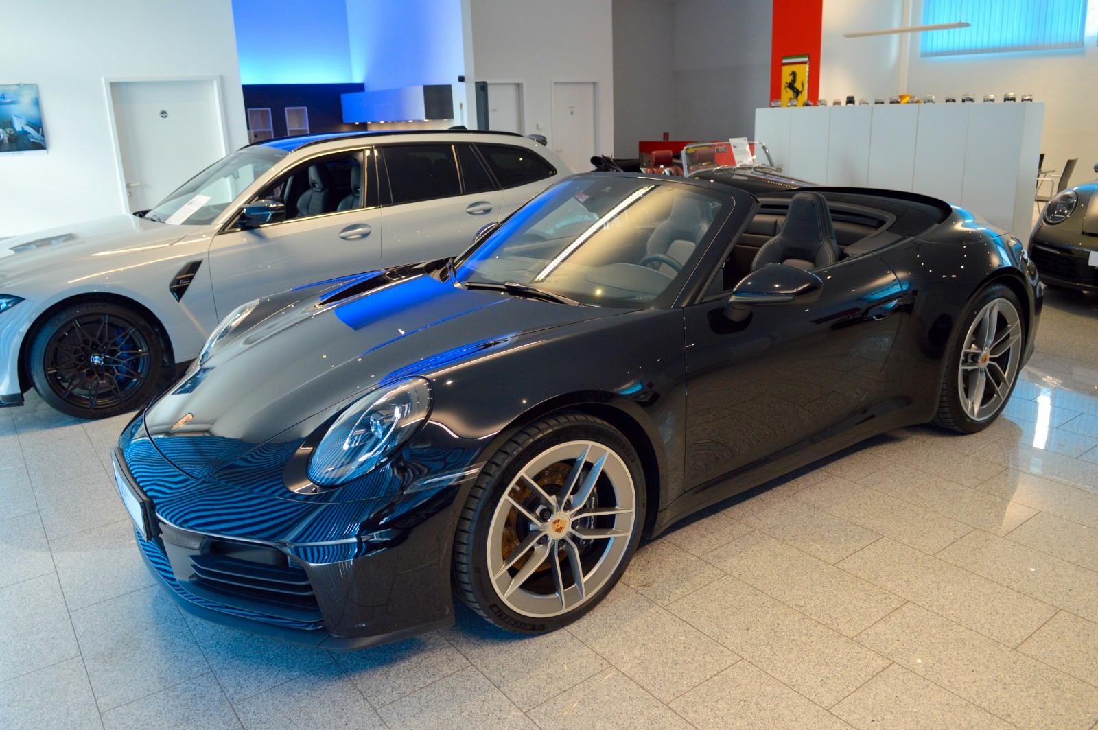Porsche 992.2 Carrera Cabrio / 21"-Zoll / Sportauspuff