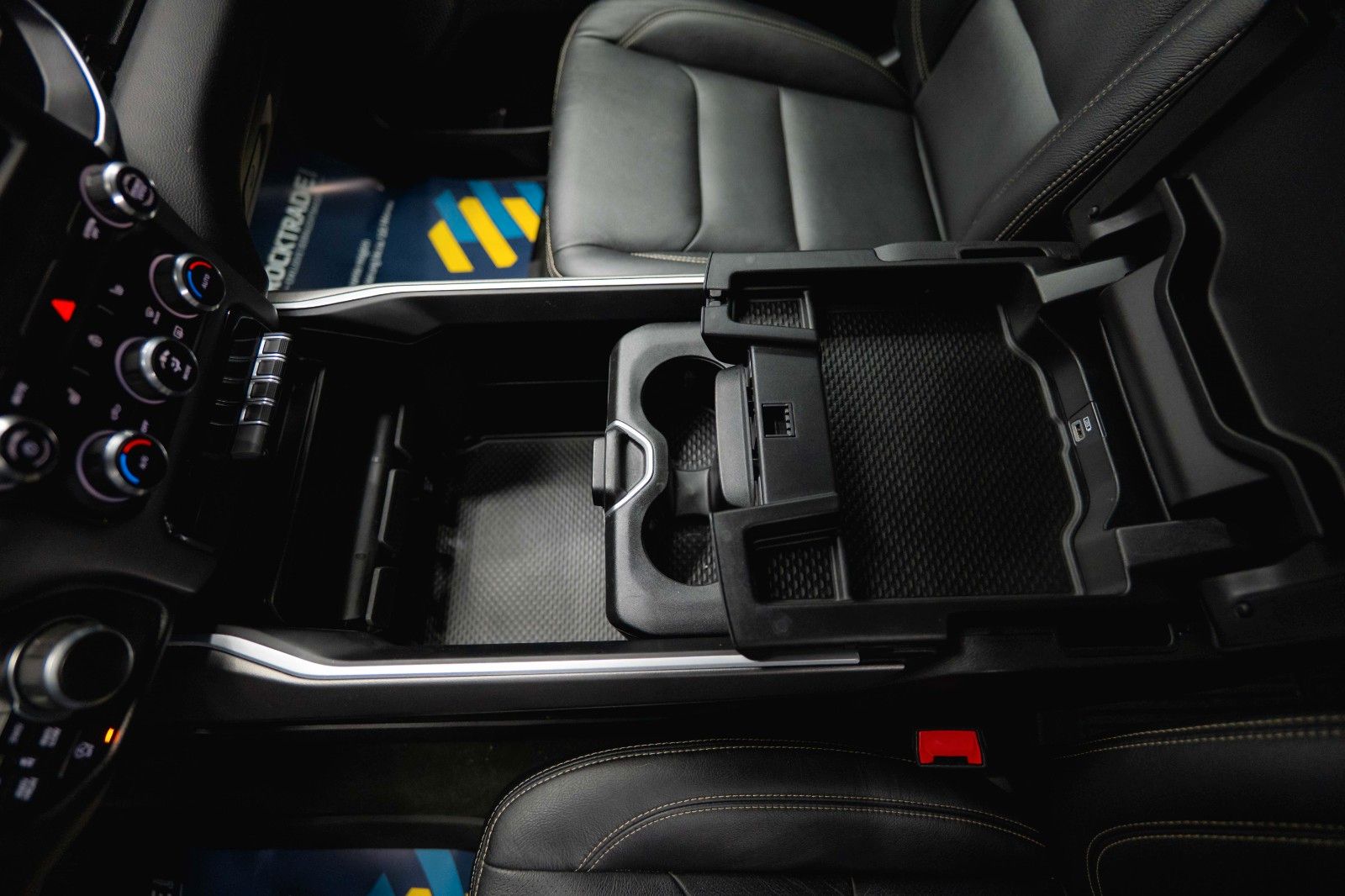 Fahrzeugabbildung Dodge RAM 5.7 V8 HEMI 4x4 OFFROAD Night-Paket *GEN 5*