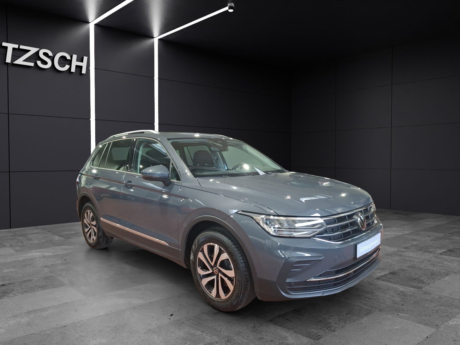 Fahrzeugabbildung Volkswagen Tiguan TSI Active LED Navi ACC PDC SH