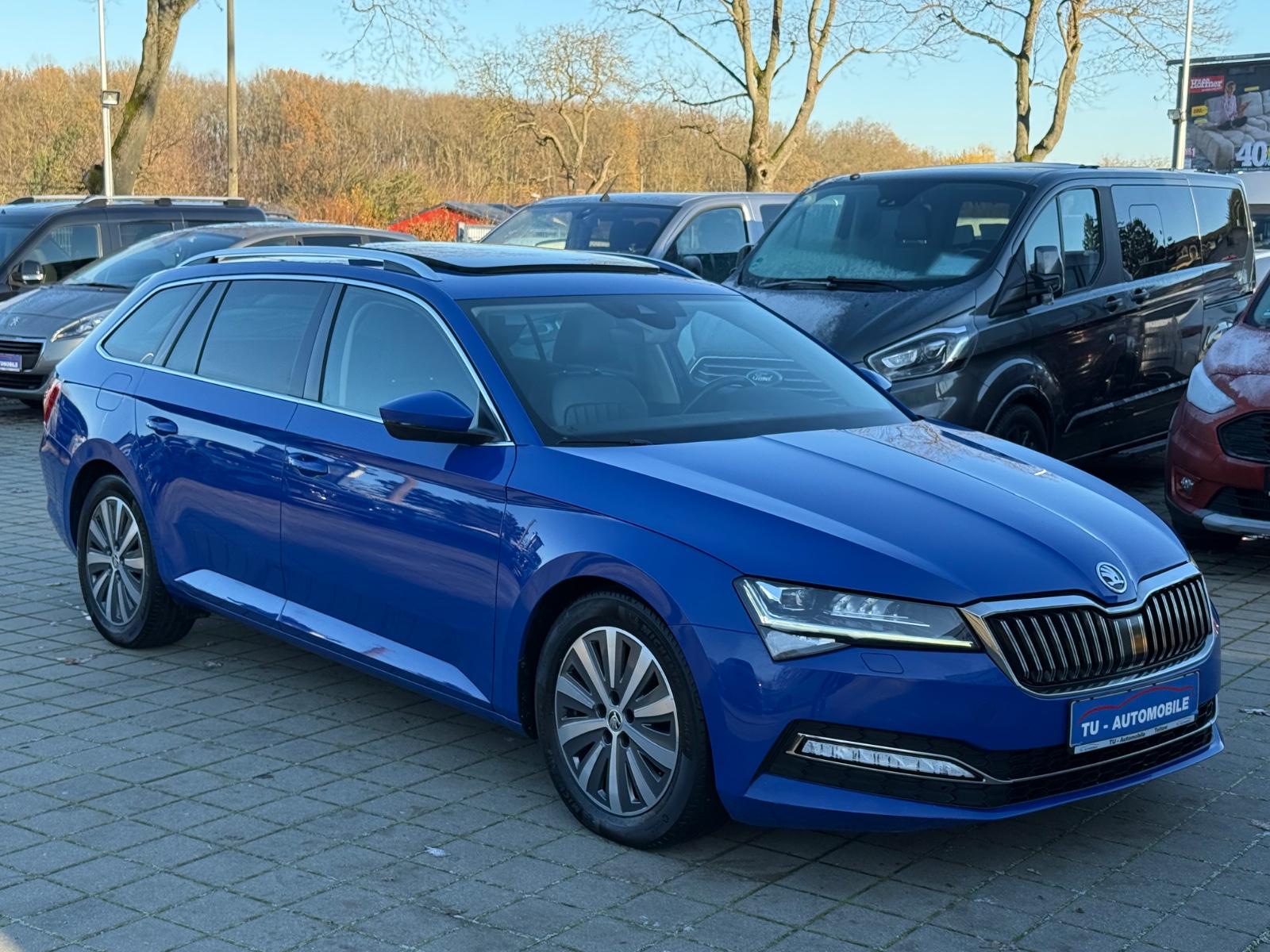 Skoda Superb Combi DSG Premium Edition STANDH-PANO-AHK