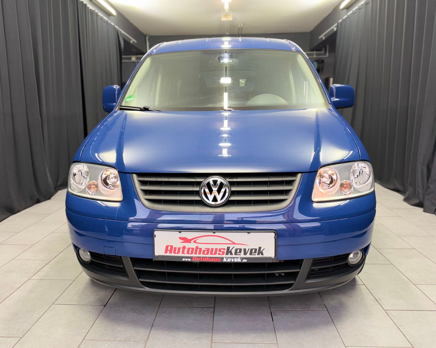 Fahrzeugabbildung Volkswagen Caddy Maxi Life Team 4Motion |AHK|PDC|7-SITZER
