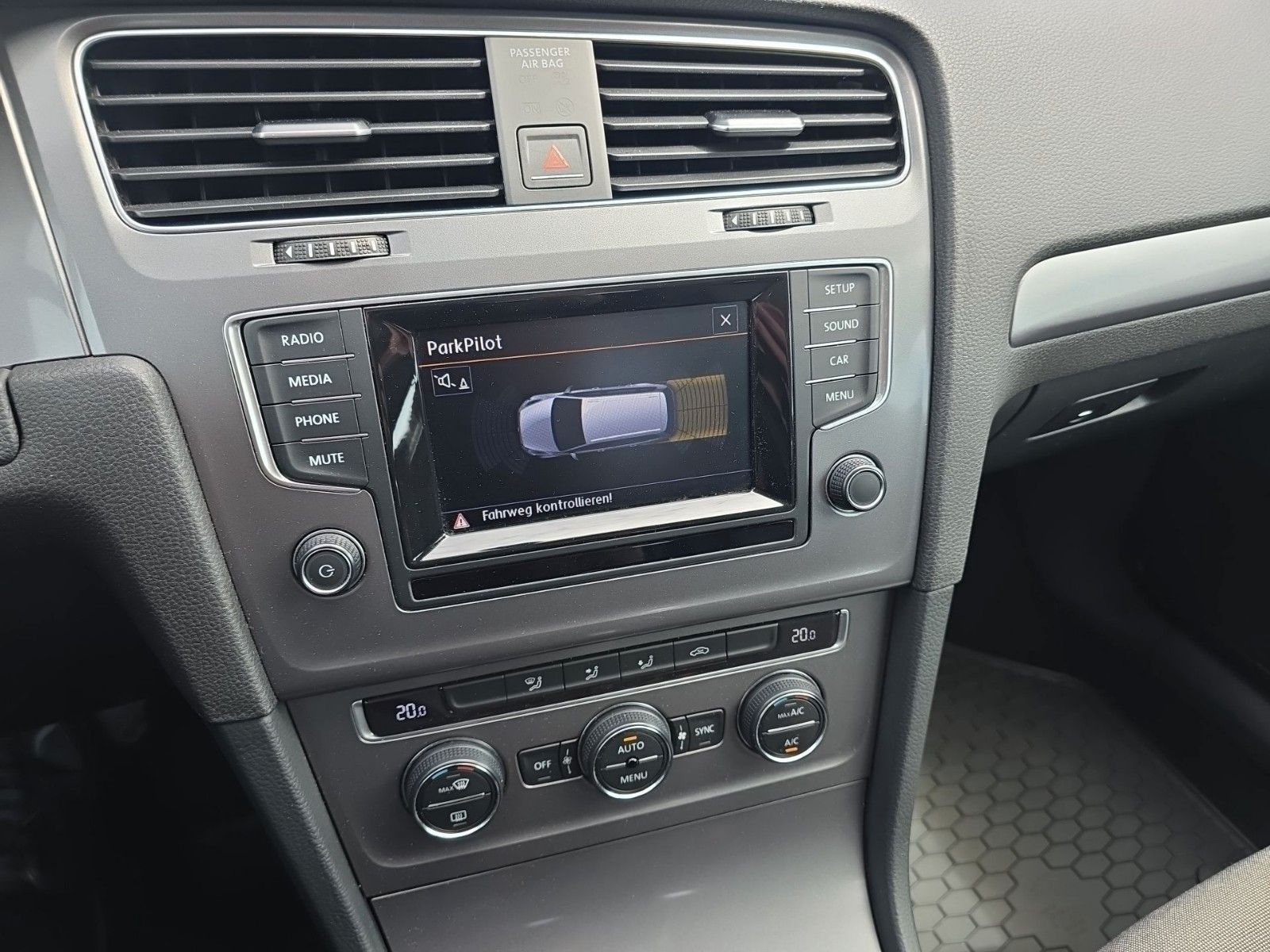 Volkswagen Golf VII Variant Trendline BMT – Bild 16