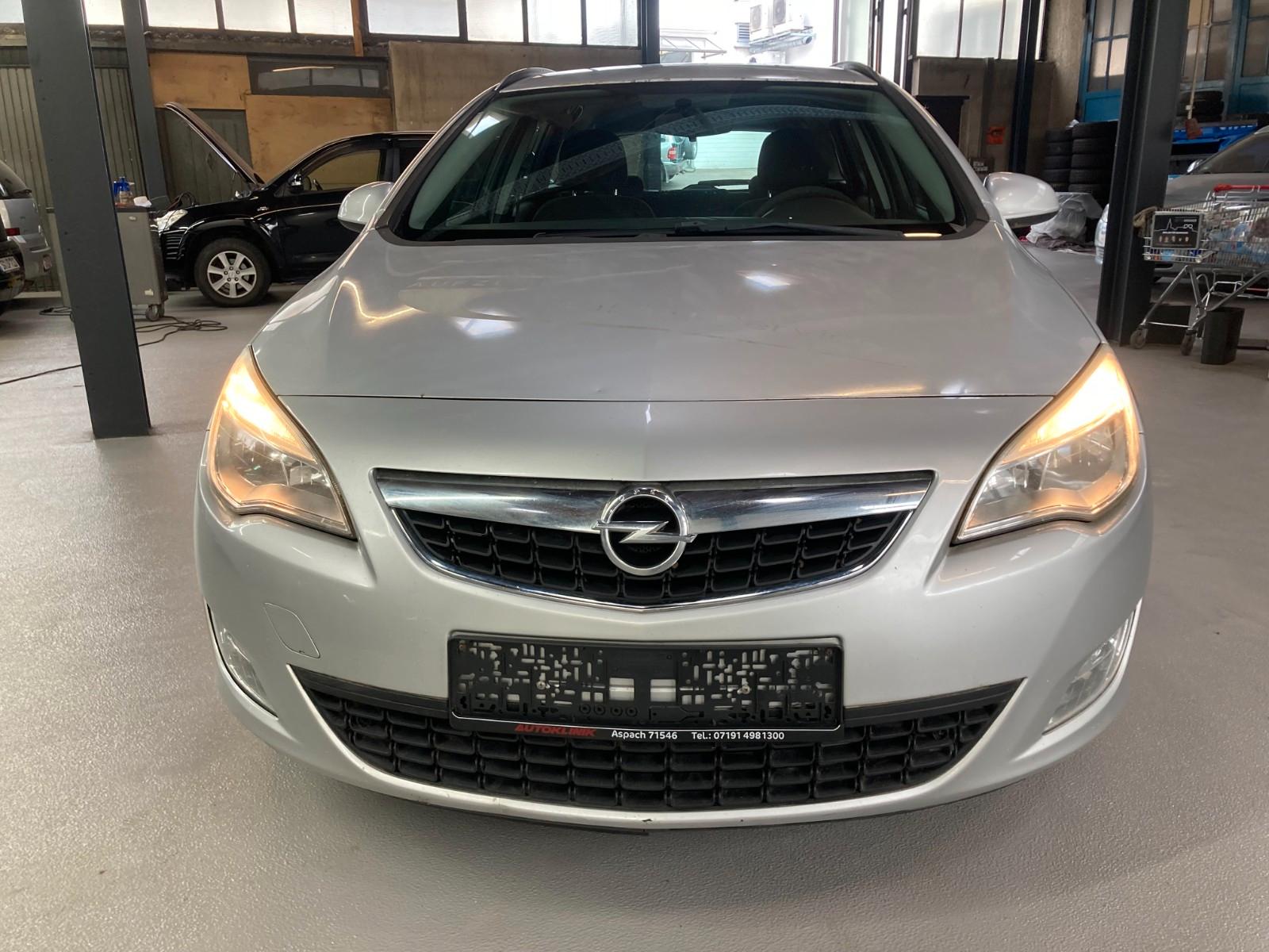 Opel Astra J Sports Tourer Selection