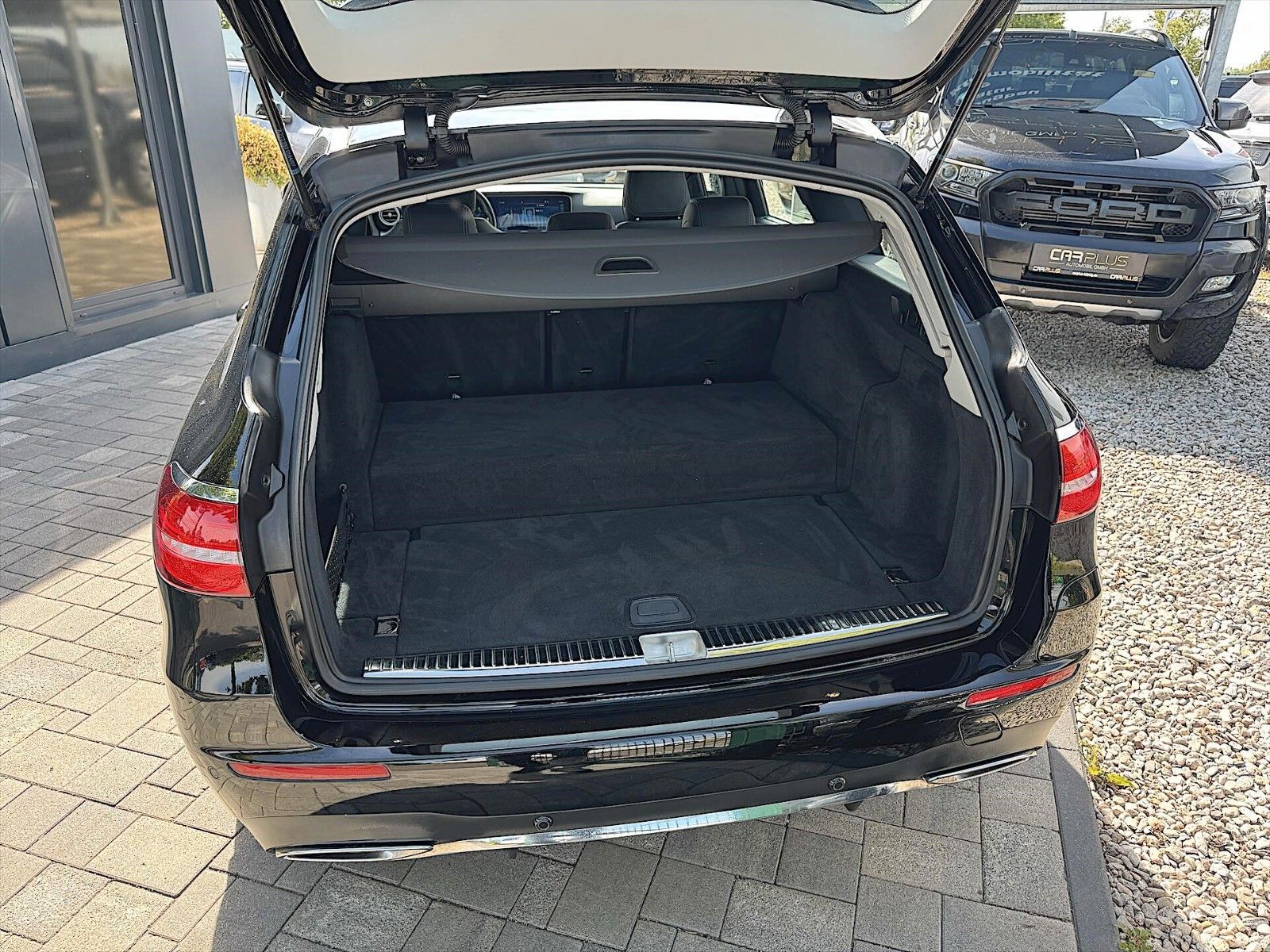 Fahrzeugabbildung Mercedes-Benz E 300 de AMG Line Business *Widescreen*LED*