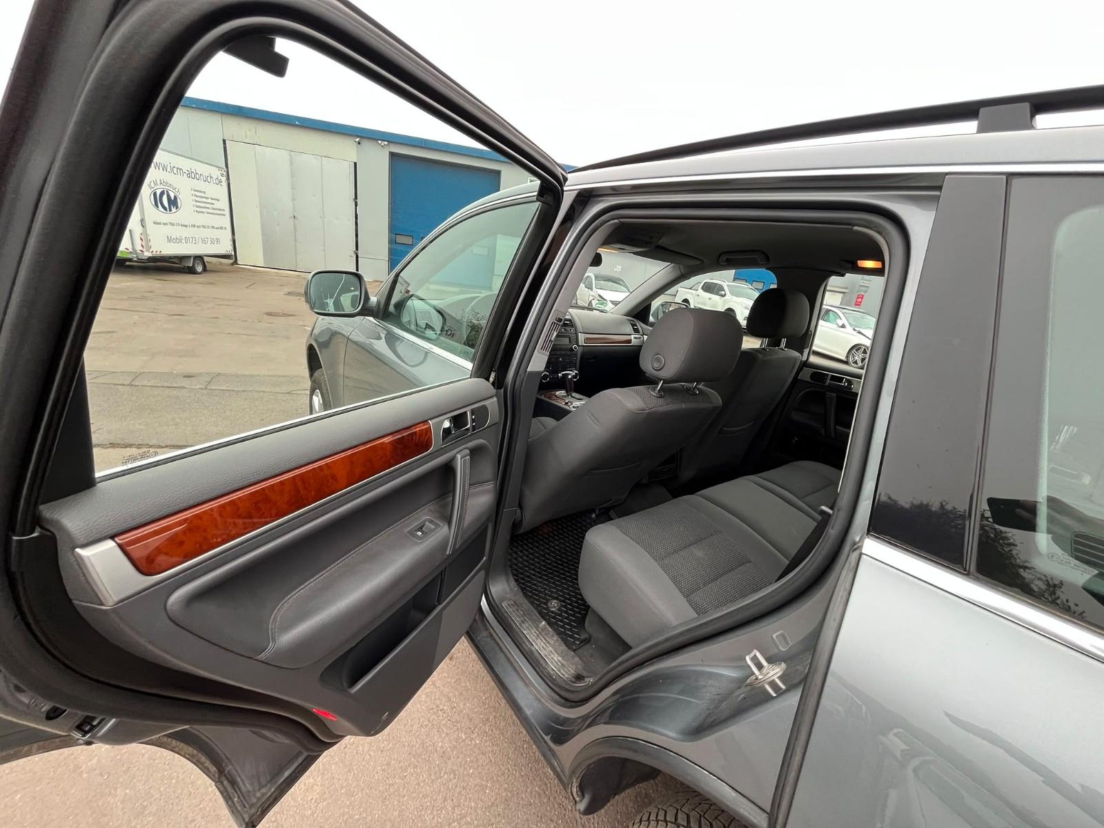 Volkswagen Touareg 2004 — photo 32