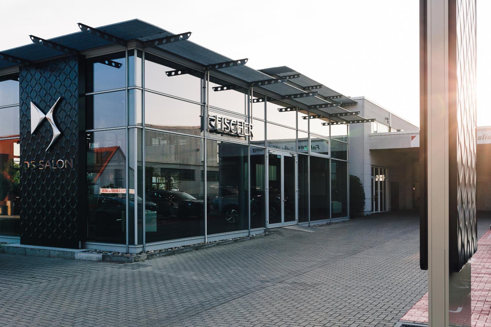 showroom-image-bottom