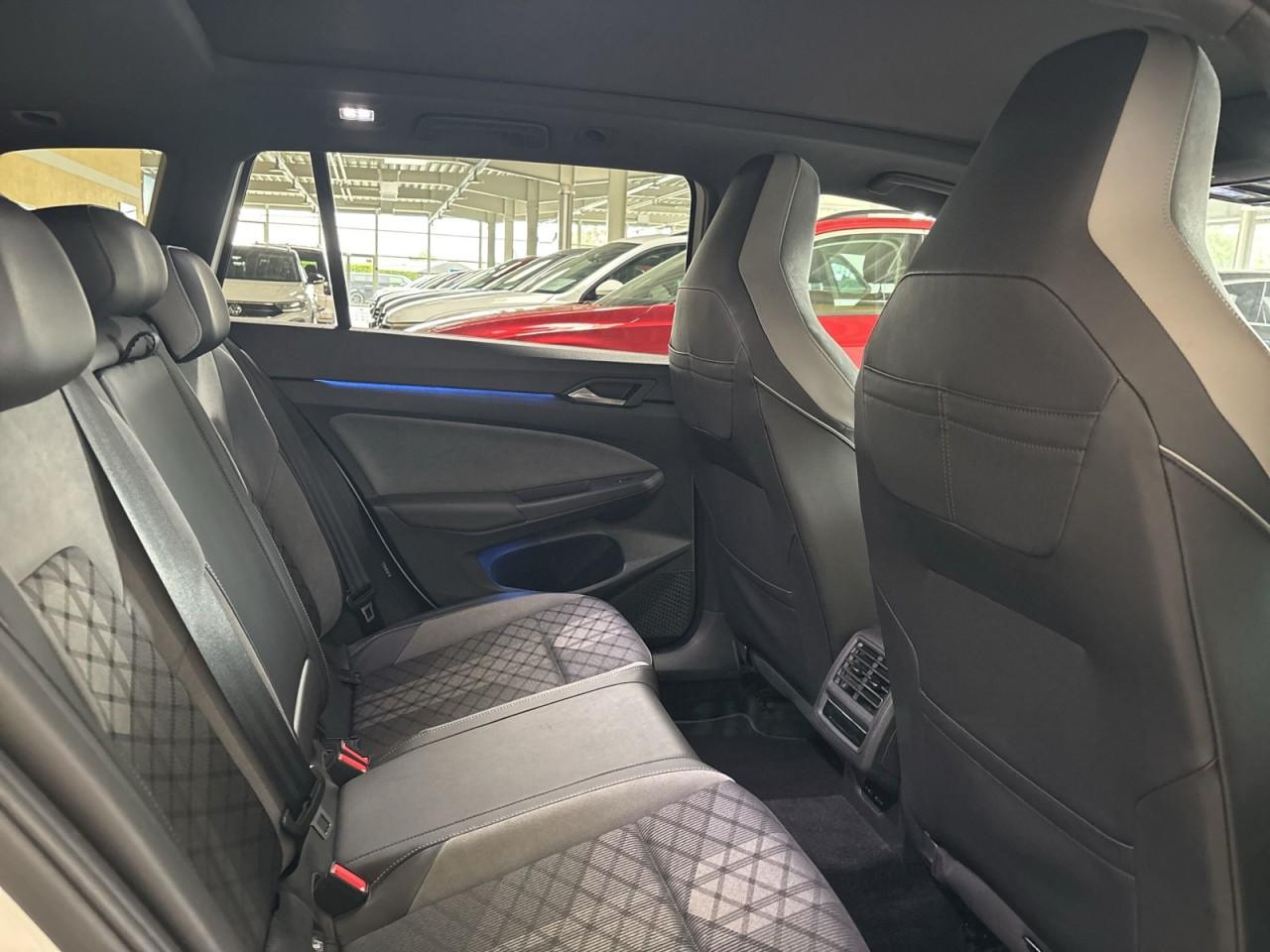 Volkswagen Golf VIII Variant 1.5 eTSI R-Line OPF DSG+DAB+RS, миниатюра 6