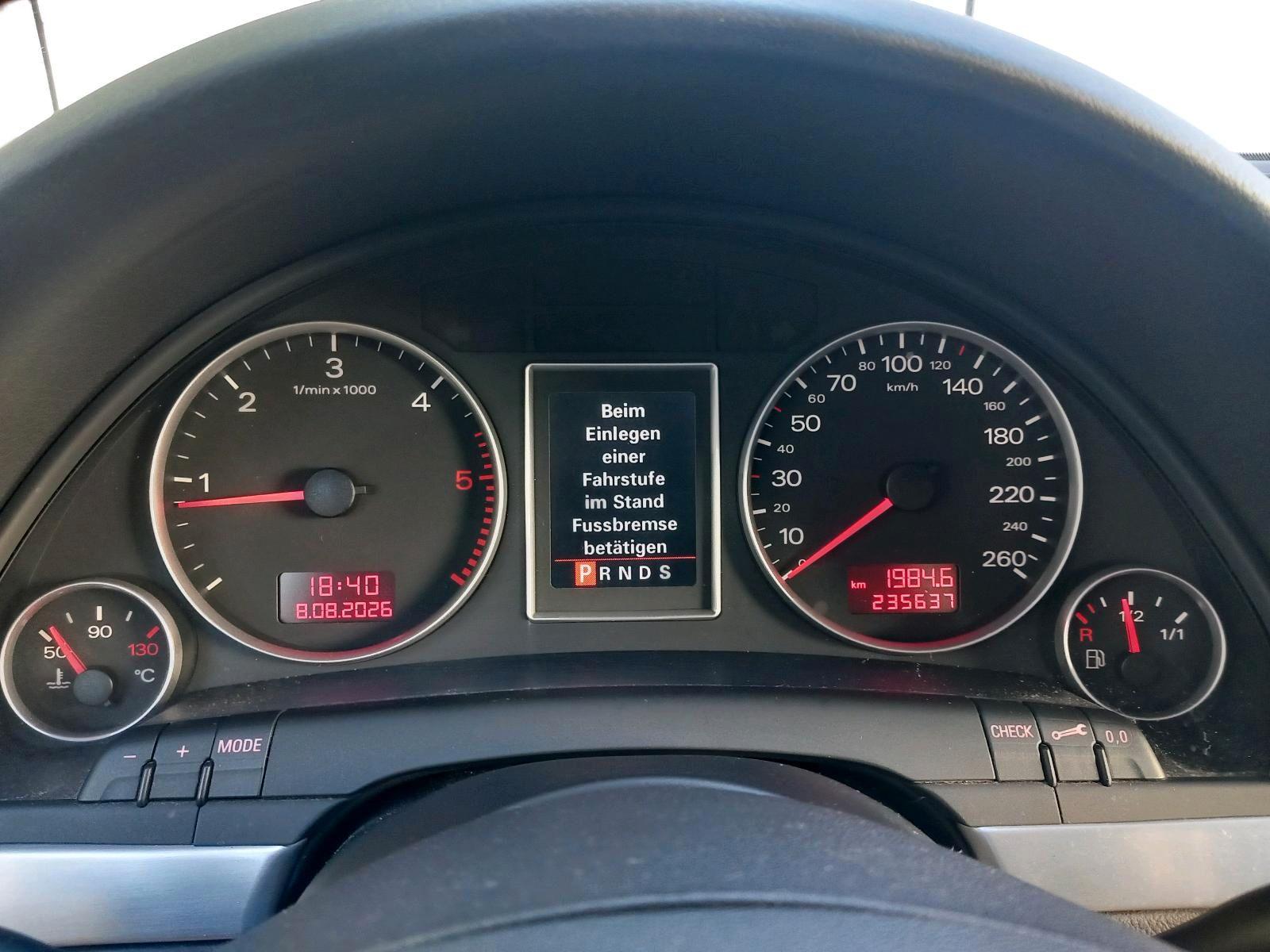 Audi A4 2006 — photo 7