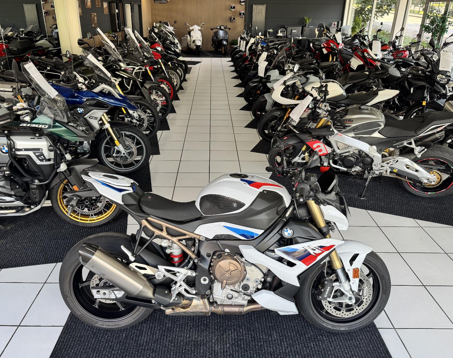 BMW S 1000 R M-Paket *Schmiederäder*