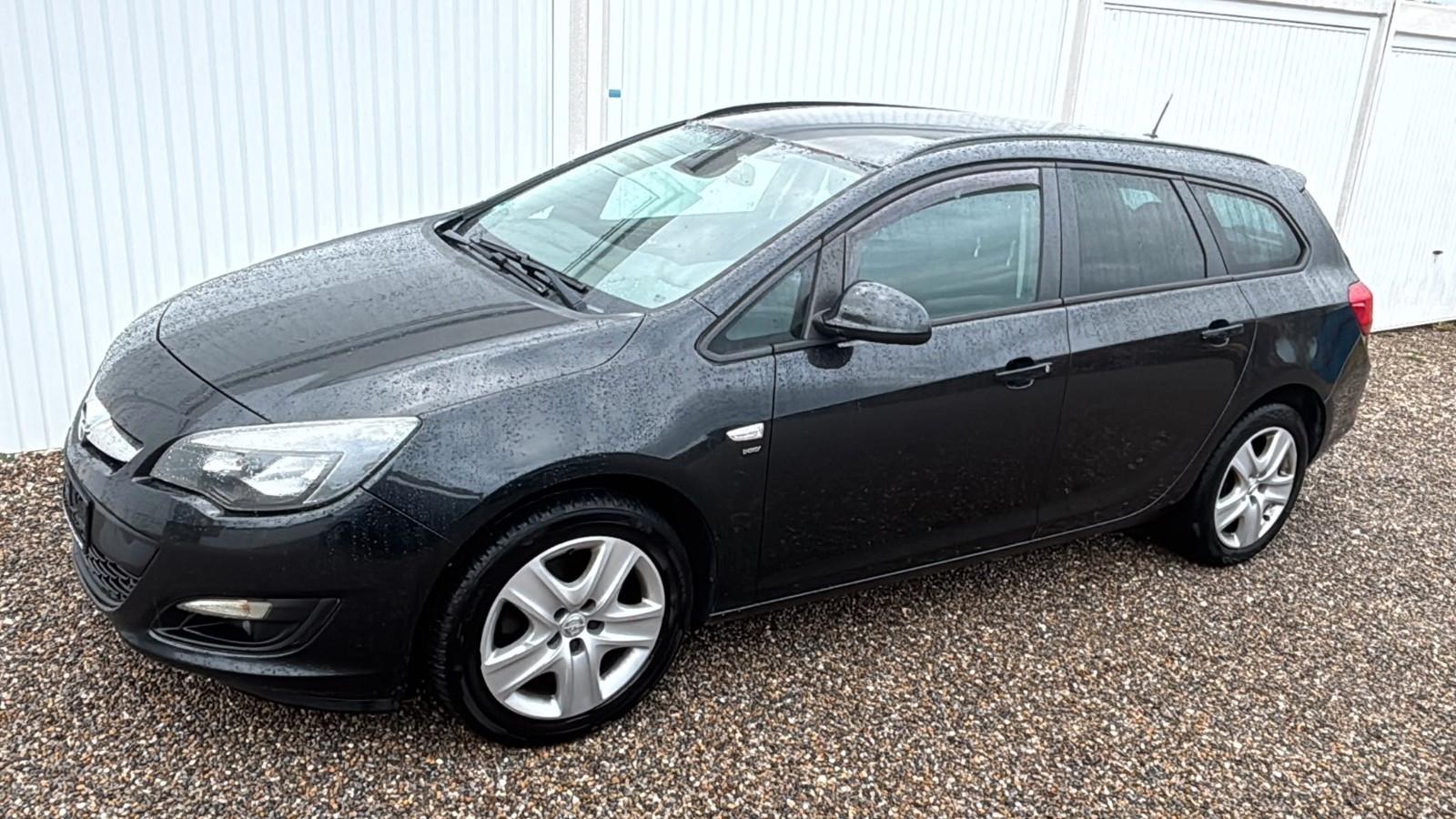 Opel Astra 2014 — photo 7