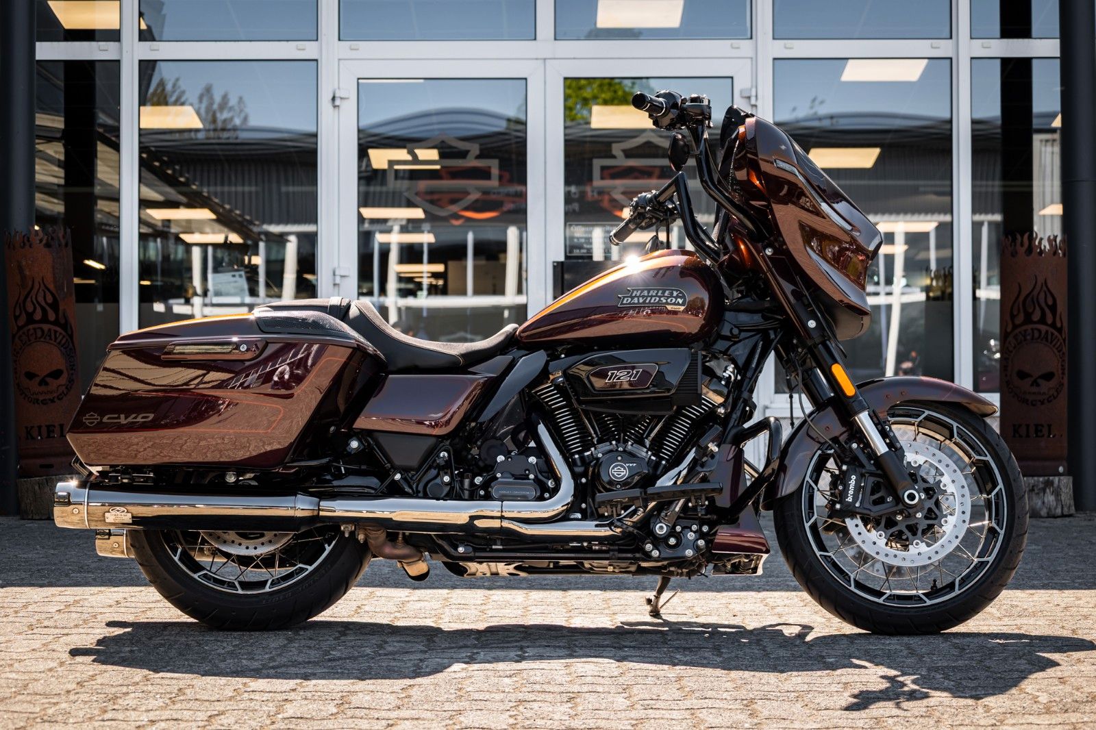 Fahrzeugabbildung Harley-Davidson CVO Street Glide FLHXSE 121 Cui - Jekill & Hyde