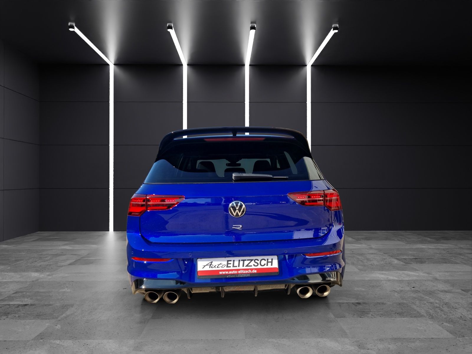 Fahrzeugabbildung Volkswagen Golf VIII R 4M DSG Matrix ACC SHZ Navi-Pro RearV