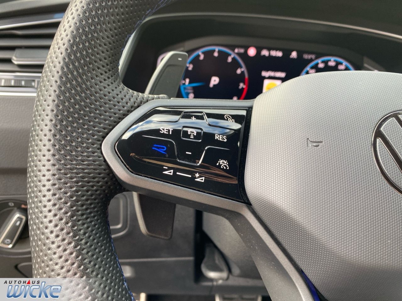 Volkswagen Tiguan R 2.0 l TSI 4Motion DSG R NAVI KLIMA REAR foto 12