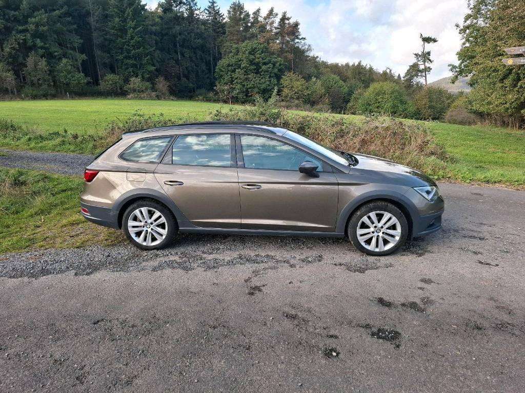Seat Leon 2015 — interior